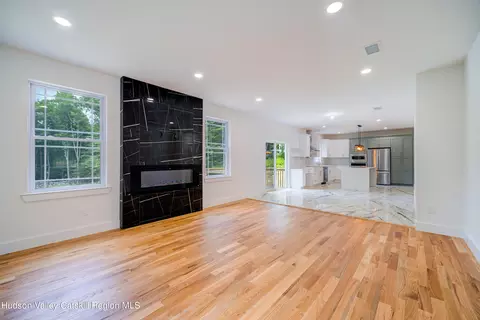 Living - 3 Calico Ways, Wallkill, NY 12589 photo 5 of 11