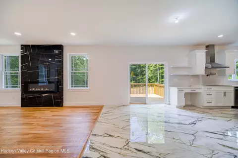 Living - 3 Calico Ways, Wallkill, NY 12589 photo 8 of 11