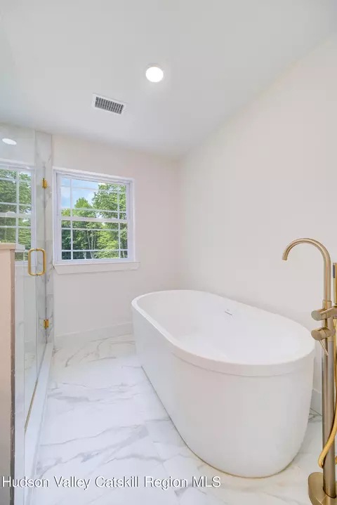 Bath - 3 Calico Ways, Wallkill, NY 12589 photo 7 of 10