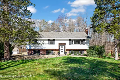 5 Birch St, West Hurley, NY 12491