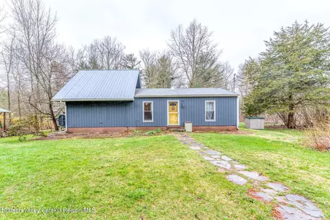 7597 State Route 52 Rte, Greenfield Park, NY 12435