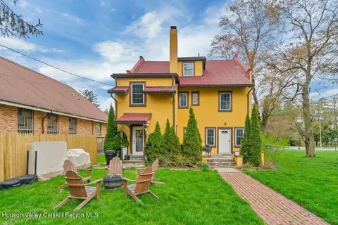 Exterior - 93 Hooker Ave, Poughkeepsie, NY 12601 photo 4 of 5