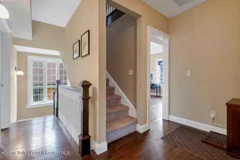 Entry Way - 93 Hooker Ave, Poughkeepsie, NY 12601 photo 2 of 3