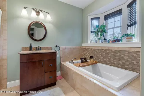 Bath - 93 Hooker Ave, Poughkeepsie, NY 12601 photo 2 of 6