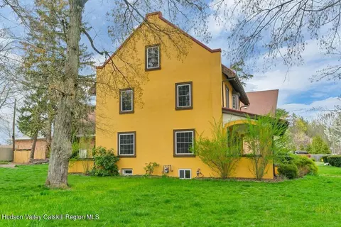 Exterior - 93 Hooker Ave, Poughkeepsie, NY 12601 photo 5 of 5