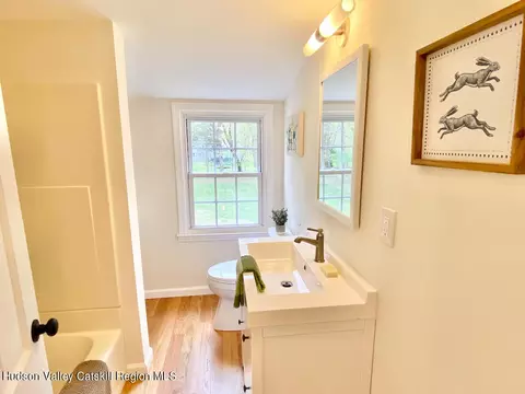 Bath - 11 Pine Tree Dr, Poughkeepsie, NY 12603 photo 3 of 3