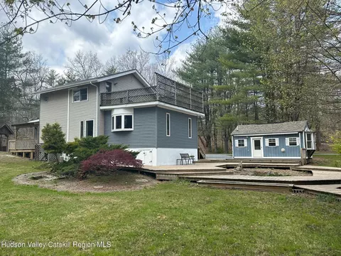 187 Fawn Rd, Saugerties, NY 12477