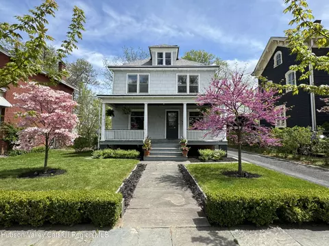 157 Washington Ave, Saugerties, NY 12477
