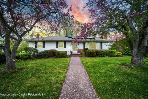 129 Altamont Dr, Hurley, NY 12443