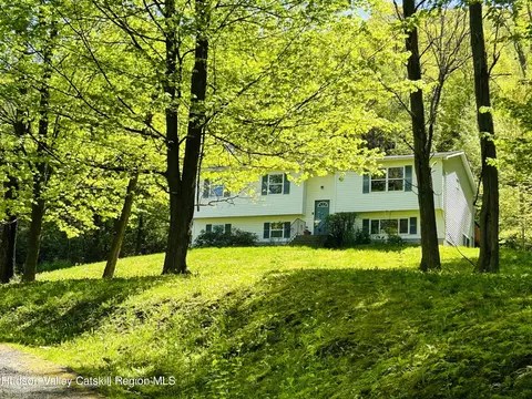 37 Deer Ridge Rd, Wingdale, NY 12594