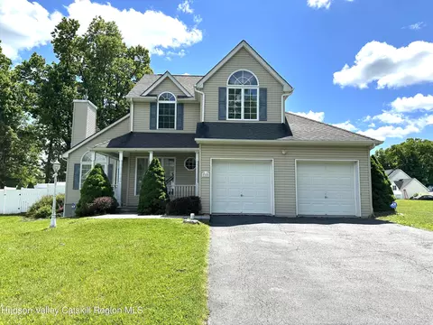 28 Overlook Ter, Walden, NY 12586