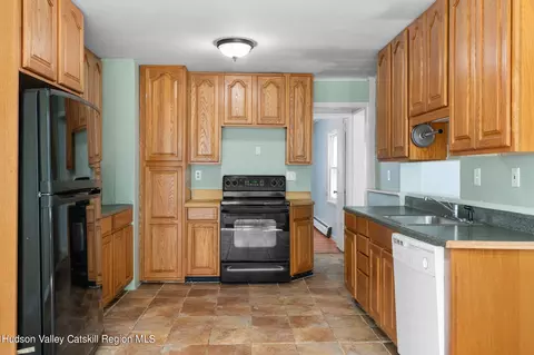 Entry Way - 19 Robert Rd, Poughkeepsie, NY 12603 photo 1 of 1
