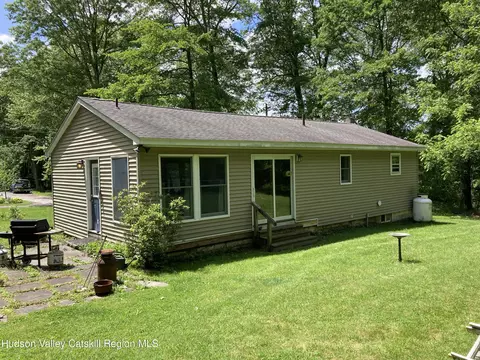 11 Carol Ln, Gardiner, NY 12525