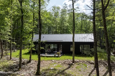 105 Geba Dr, Glen Spey, NY 12737