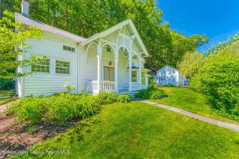 59 Hutchin Hill Rd, Woodstock, NY 12498