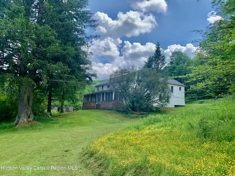 533 Sanford Hollow Rd, New Kingston, NY 12459