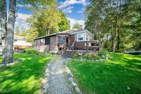 233 North Dr, Saugerties, NY 12477