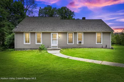 184 Brimstone Hill Rd, Shawangunk, NY 12566