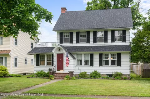 4 Mitchell Ave, Poughkeepsie, NY 12603