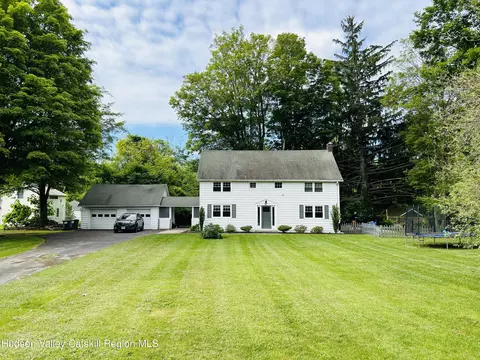 21 John St, West Hurley, NY 12491