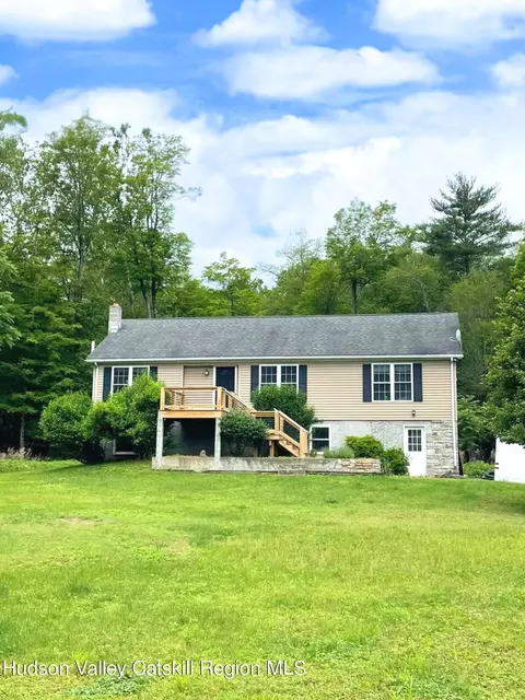 149 Mary Ann Ave, Saugerties, NY 12477