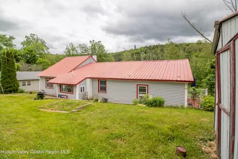 13 Margaret Ln, Ellenville, NY 12428