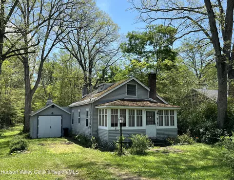 220 Williams Ln, Kingston, NY 12401