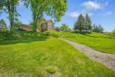 27 Marakill Ln, New Paltz, NY 12561