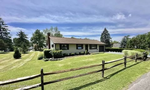 41 Baumer Rd, Wallkill, NY 12589