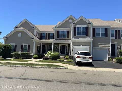 1502 Brighton Grn #1502, Newburgh, NY 12550