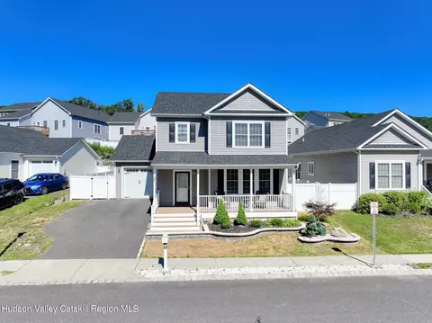 27 Vista Dr, Highland, NY 12528