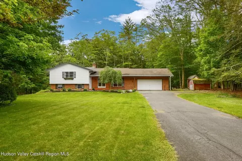 22 Oriole Dr, Woodstock, NY 12498