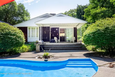 30 Romca Rd, Poughkeepsie, NY 12603
