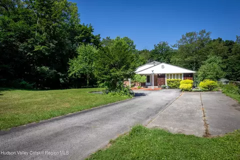 30 Romca Rd, Poughkeepsie, NY 12603 photo 3