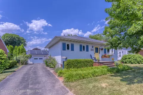 38 Finger St # A, Saugerties, NY 12477