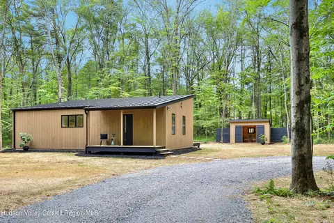 375 Pennsylvania Ave, Palenville, NY 12463