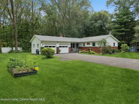 41 Carroll St, Tillson, NY 12486