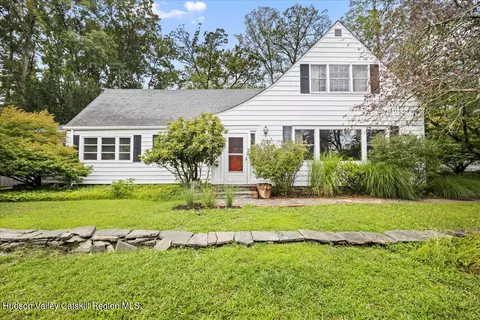32 W Hurley, Woodstock, NY 12498