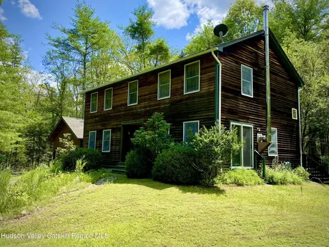 679 Lapla Rd, Kingston, NY 12401