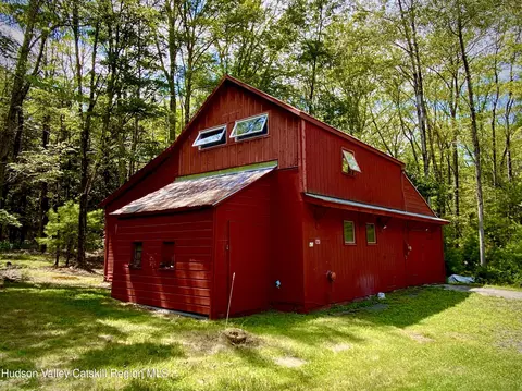 673 Lapla Rd, Kingston, NY 12401