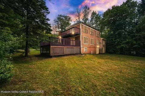 4 Berne Ct, Woodridge, NY 12789