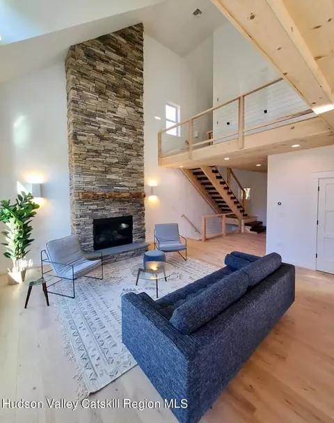 Living - 382 Beaverkill Rd, Olivebridge, NY 12461 photo 2 of 7