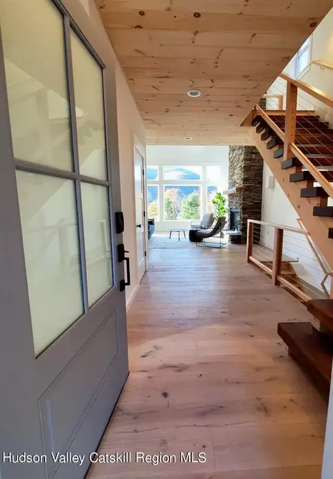 Entry Way - 382 Beaverkill Rd, Olivebridge, NY 12461 photo 1 of 5
