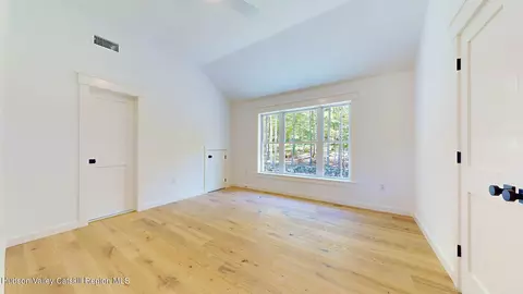 Bedroom - 382 Beaverkill Rd, Olivebridge, NY 12461 photo 7 of 8