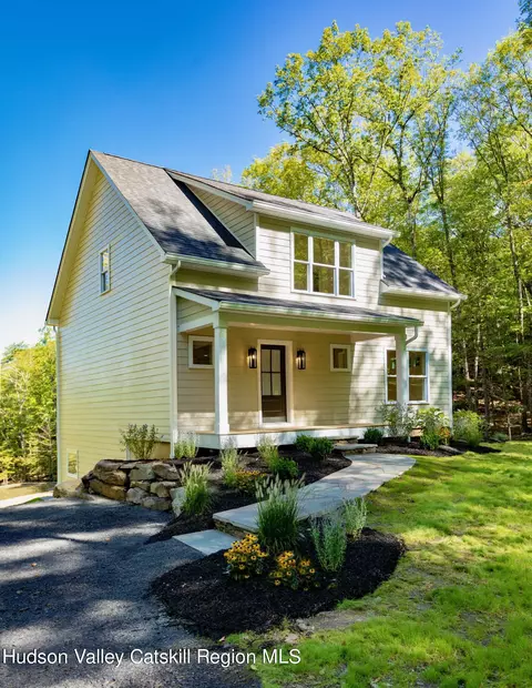 Exterior - 382 Beaverkill Rd, Olivebridge, NY 12461 photo 2 of 8