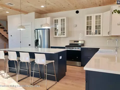 Kitchen - 382 Beaverkill Rd, Olivebridge, NY 12461 photo 2 of 2