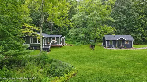 16 Mtn Valley Rd, Boiceville, NY 12412