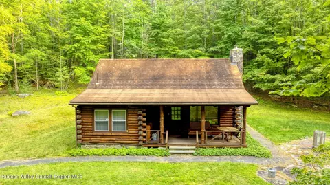 27 Cross Rd, Olivebridge, NY 12461