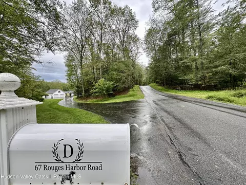 67 Rogue Harbor Rd, Kerhonkson, NY 12446