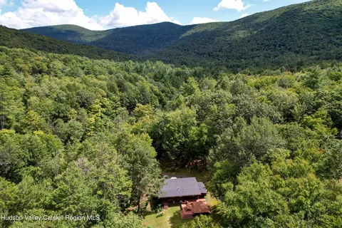 140 Silver Hollow Rd, Chichester, NY 12416